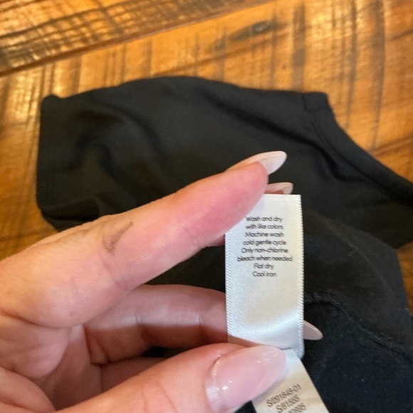 Athleta Black Strappy Back Short Sleeve Tee Size M - Picture 6 of 7